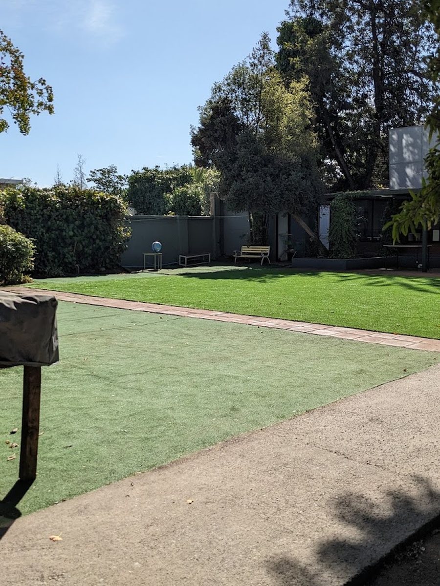 Áreas verdes del campus de CrossWay en el sector de Los Dominicos
